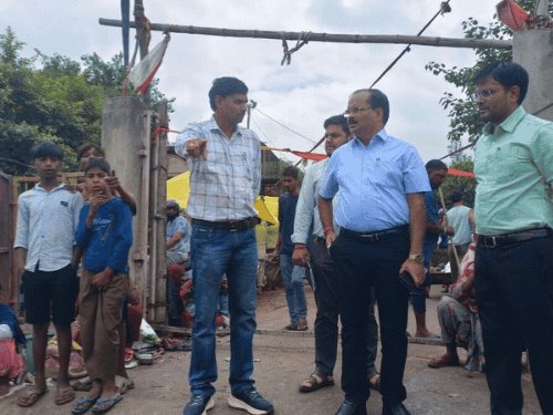 बारिश को लेकर अलर्ट मोड पर आगरा नगर निगम:नगर आयुक्त ने किया निरीक्षण, पंपों की स्थिति को देखा