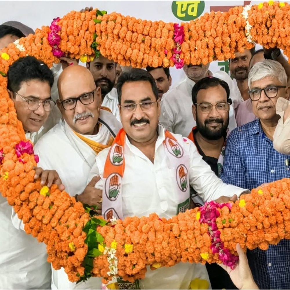 पूर्व मंत्री इजहारूल हक ने थामा कांग्रेस का दामन:शिया कॉलेज के पूर्व छात्रसंघ अध्यक्ष और लखनऊ के पूर्व लोकसभा प्रत्याशी भी कांग्रेस में शामिल
