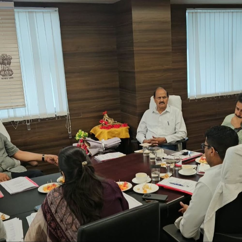 स्मार्ट सिटी बोर्ड बैठक में कई अहम फैसले:अलीगढ़ में 7 से 10 दिन में दो स्मार्ट सड़कों का लोकार्पण, डीएम सहित दो निदेशक भी बनाए गए
