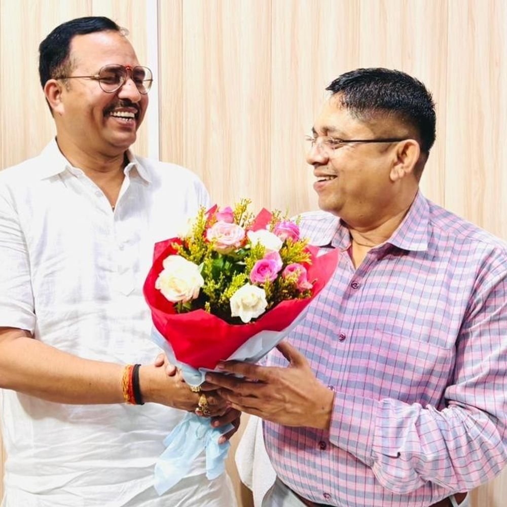 प्रयागराज के नए संयुक्त शिक्षा निदेशक बने डॉ. ब्रजेश मिश्र:उन्होंने कार्यभार संभाला, पूर्व जेडी आरएन विश्वकर्मा को विदाई दी गई