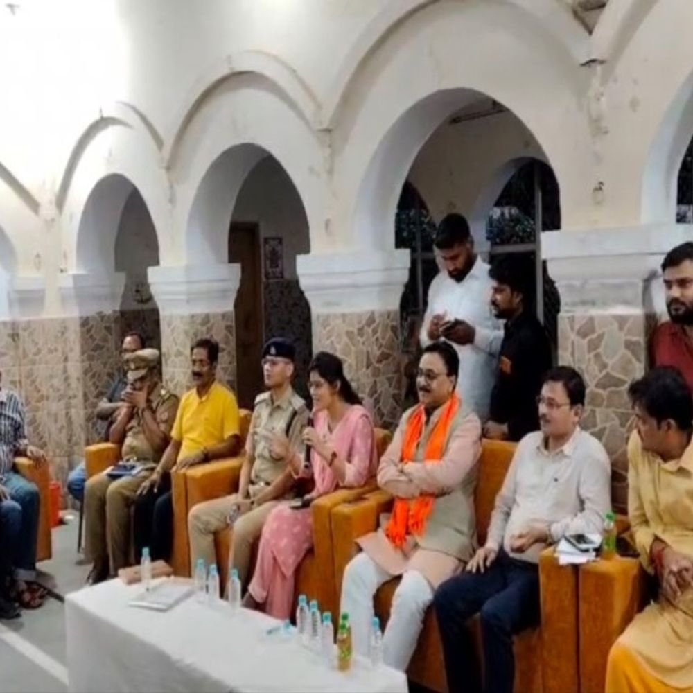 सुल्तानपुर में गणेश विसर्जन पर डीजे, तेज साउंड:शारपी लाइटों पर रोक, प्रशासन ने पूजा समितियों संग बैठक कर दिए निर्देश