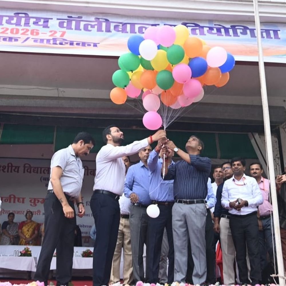 प्रयागराज में 70वीं वॉलीबॉल प्रतियोगिता शुरू, DM ने किया उद्घाटन:1590 खिलाड़ी दिखाएंगे दम, 24 से 27 सितंबर तक चलेगी प्रतियोगिता