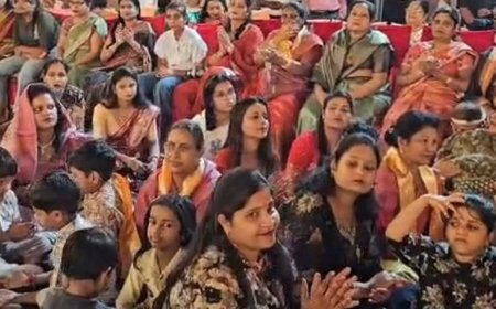 मथुरा में एक शाम खाटू के नाम पर संकीर्तन:श्याम बाबा के जयकारों से गूंजा यमुना तट, नौका विहार और दीपदान में उमड़ी भीड़