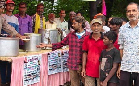 आशियाना में पितृ पक्ष में भोजन सेवा:2 हजार जरूरतमंदों को बांटे कढ़ी-चावल, पितृ पक्ष में सेवा का दिया संदेश