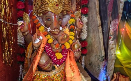 मड़ौरी में बप्पा को भावभीनी विदाई:गाजे-बाजे के साथ शोभायात्रा, लोगों ने लगाए जयकारे