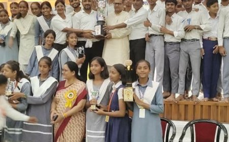 एथलेटिक्स प्रतियोगिता में बलिया की उपलब्धि:चैंपियन ट्रॉफी किया अपने नाम; संकुल की टीम ने दौड़ में जीते गोल्ड मेडल