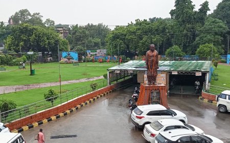 लखनऊ में चक्रवात का असर:दिन बारिश के साथ आंधी का अलर्ट, गिरा पारा, बढ़ी ठंड