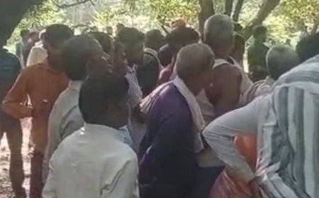 उन्नाव में पेड़ से लटका मिला युवक का शव:100 मीटर दूर मिली बाइक, परिजन बोलें - फॉरेंसिक जांच के बाद ही उतरेगी बॉडी