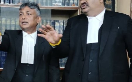 सेंट्रल बार लखनऊ अध्यक्ष-महामंत्री का लाइसेंस निलंबित:अगले आदेश तक नहीं कर पाएंगे वकालत, 11 अक्टूबर को अगली सुनवाई