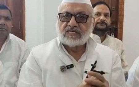 पोस्टर विवाद पर सपा नगर-अध्यक्ष ने प्रशासन पर उठाए सवाल:रामपुर में आसिम राजा बोले- शिकायत के बाद भी नहीं हुई कार्रवाई