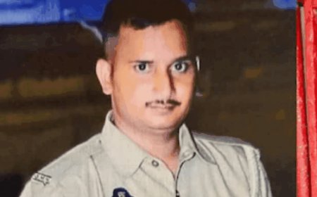 अयोध्या में फर्जी सिपाही गिरफ्तार:वर्दी पहनकर वसूली करता था, रेलवे स्टेशन-बाजार में लोगों को दिखाता था रौब