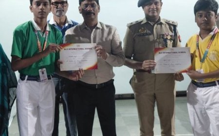 हाथरस में 'सेवा संकल्प अभियान' के तहत प्रतियोगिताएं:डीएम-एसपी की मौजूदगी में हुआ आयोजन, विजेताओं को किया सम्मानित