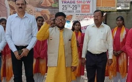 मुजफ्फरनगर में सेवा संकल्प अभियान:नुक्कड़ नाटक से किया जागरूक; कलाकारों ने बताईं सरकार की कल्याणकारी योजनाएं