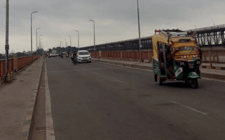 प्रयागराज में बारिश का अलर्ट, सुबह से छाए घने बादल:तेज हवा चल रही, 7 डिग्री गिरा तापमान; धान की फसल को 20% नुकसान
