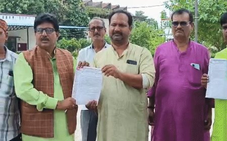 'जिससे शिकायत करनी हो करो, कोई कुछ नहीं बिगाड़ पाएगा':गोरखपुर में ठेकेदार पर वाहन फिटनेस के लिए 10- 20 हजार वसूली का आरोप