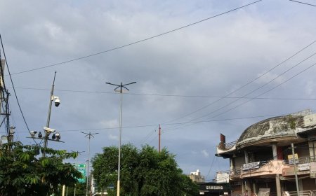 आगरा सुबह से छाए बादल, कई क्षेत्रों में निकली धूप:मानसून सीजन में अब तक 513.9 मिमी बारिश, अगले 3 दिन बढ़ेगा पारा