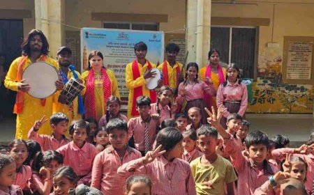 गोरखपुर में नुक्कड़ नाटक से स्वच्छता का संदेश:‘विरासत भी, विकास भी’ से बदली सोच, बच्चों को मिली जिम्मेदारी की सीख