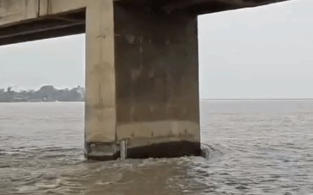 सरयू नदी खतरे के निशान से 55 सेमी ऊपर:दोहरीघाट में मल्लाह टोला तक पहुंचा बाढ़ का पानी, प्रशासन अलर्ट