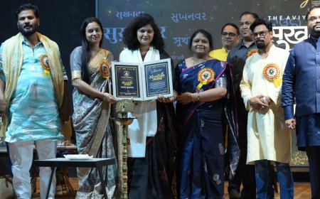 लखनऊ में ‘सुखनवर 2.0’ का आयोजन:अरुणेश मिश्रा बोले- साहित्य जोड़ता है दिल, मंच पर सजे शायरी के रंग