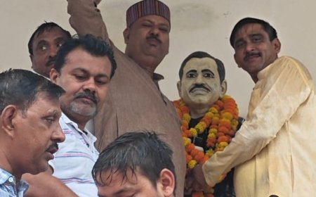 पंडित दीनदयाल उपाध्याय की 110वीं जयंती मनाई गई:मिर्जापुर में प्रतिमा पर माल्यार्पण, स्वच्छता और पौधरोपण; जिलाध्यक्ष बोले- अंतिम व्यक्ति की सेवा ही जनकल्याण