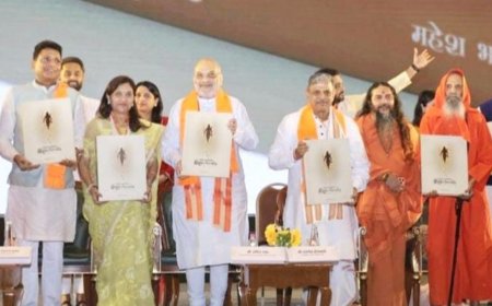 अशोक सिंघल के योगदान को हिंदु समाज भूल नहीं सकता:यशोदा ग्रुप ऑफ हॉस्पिटल्स की MD डॉ. उपासना अरोड़ा ने अमित शाह के साथ मंच साझा किया