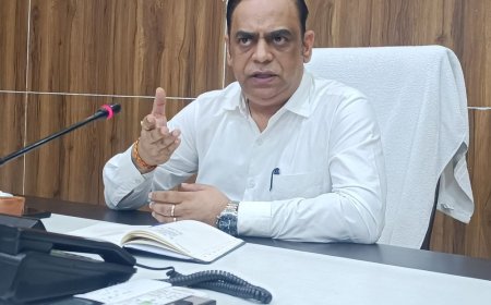 जालौन में लगातार बारिश से स्कूल बंद:डीएम ने 12वीं तक के स्कूलों में कल छुट्टी के दिए आदेश