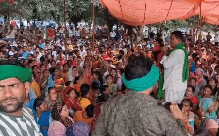 नोएडा में 40 नामजद 200 अज्ञात के खिलाफ मुकदमा:सड़क पर नारेबाजी, रास्ता जाम करने और पुलिस कर्मियों के साथ अभद्रता आरोप