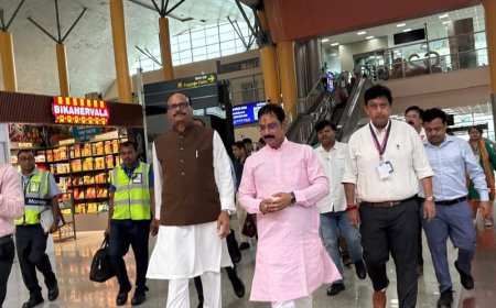 वाराणसी में डिप्टी CM का विमान उड़ान नहीं भर सका:मौसम में खराबी के चलते हवाई यात्रा रद की, सड़क मार्ग से गाजीपुर रवाना