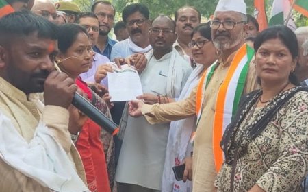 कांग्रेस ने वोटर सूची में गड़बड़ी का आरोप लगाया:सोनभद्र में प्रदर्शन कर CEC के इस्तीफे की मांग की