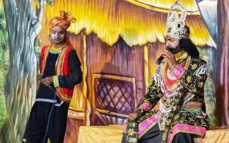 चंदौली में लक्ष्मण शक्ति, मेघनाद और कुंभकरण वध:रामलीला में कलाकारों ने किया मंचन, देर रात तक जुटे रहे दर्शक