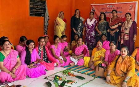 चिनहट में गोद भराई समारोह:महिलाओं को बांटी साड़ियां, सरकारी योजनाओं की जानकारी दी