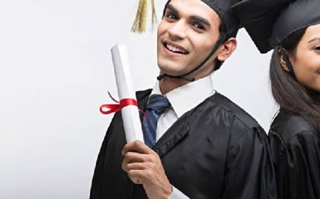 अमेरिका-ब्रिटेन में ग्रेजुएट्स की कमाई चार साल में 10% घटी:डिग्री नहीं, स्किल टेक्नोलॉजी और एआई बदल रहे नौकरी का गणित