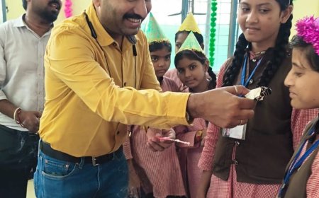मीना दिवस पर बालिकाओं ने बनाई रंगोली, काटा केक:शामली में शिक्षा, स्वास्थ्य और सुरक्षा के प्रति किया जागरूक; आत्मविश्वास बढ़ाने पर जोर