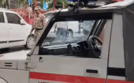 प्रयागराज के कमिश्नर आवास में दीवान की मौत:बारिश के बीच पेड़ की डाल गिरी, अस्पताल ले जाने से पहले थमी सांसें