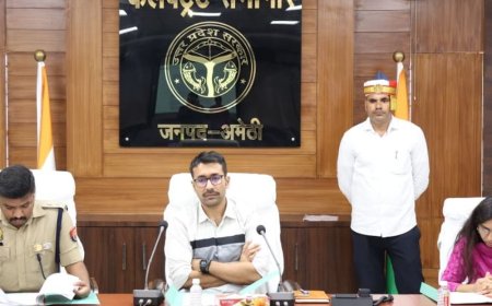 अमेठी में डीएम-एसपी ने देर रात कानून-व्यवस्था की समीक्षा की:लंबित मामलों के निस्तारण और त्योहारों की तैयारियों पर जोर, लापरवाही पर होगी कार्रवाई