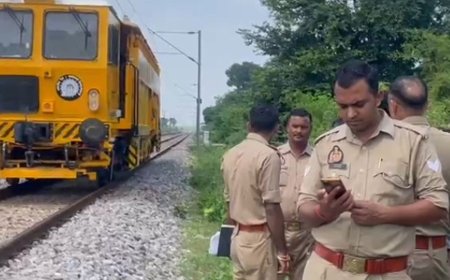 रेलवे ट्रैक के पास 3 दिन पुराना सड़ा-गला शव मिला:दस्तावेजों से हुई पहचान, पुलिस लाइन में फालोवर थे; बर्खास्त किया था