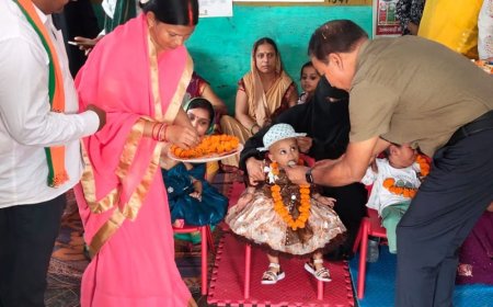 श्रावस्ती में गर्भवती महिलाओं की गोदभराई:छह माह के बच्चों का कराया अन्नप्राशन, सीएमओ ने दिए जरूरी सुझाव