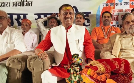 मिर्जापुर में राष्ट्रवादी मंच करेगा 'गड्ढा भरो या जेल' आंदोलन:मंच अध्यक्ष बोले- एक माह में समाधान नहीं हुआ तो निकालेंगे मशाल जुलूस
