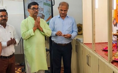 रामपुर के स्कूल में 'वंदे मातरम्' का गान:अतिथियों ने युवाओं से किया राष्ट्र निर्माण में योगदान का आह्वान