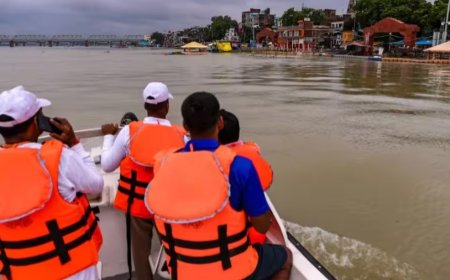 यूपी में भारी बारिश से बिगड़े हालात, उफान पर गंगा-यमुना, 30 से ज्यादा जिलों में चेतावनी