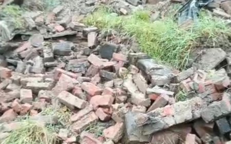 बारिश से दो मकान गिरे, तीन घायल:सीएचसी गुन्नौर से दंपती हायर सेंटर रेफर, 4 बेटियों के पिता का पैर फ्रैक्चर