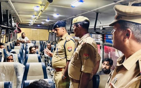 मीट एंड ग्रीट अभियान में बसों की सघन चेकिंग:परमिट-फिटनेस से लेकर आपातकालीन निकास तक जांचे; यात्रियों को भी किया जागरूक