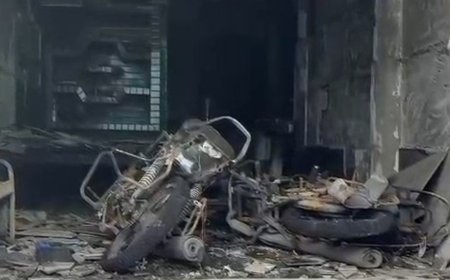 पीलीभीत में शॉर्ट सर्किट से घर में आग:लाखों का सामान जलकर राख हुआ, परिवार को सुरक्षित बचाया गया