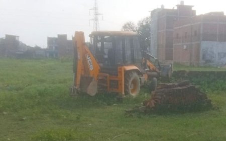 प्रयागराज झूंसी में सरकारी जमीन से अवैध कब्जा हटाया:पीडीए ने 0.2690 हेक्टेयर जमीन खाली कराई, FIR की तैयारी