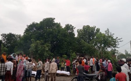 बारिश में लकड़ी भीगने से नहीं जली चिता:दादा-दादी और 10 साल के पोते को नम आंखों से दफनाया, दीवार गिरने से हुई थी मौत