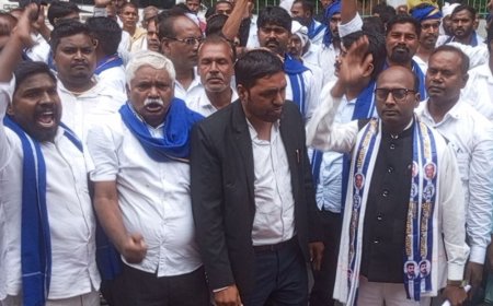 आजाद समाज पार्टी का जोरदार प्रदर्शन:राष्ट्रपति को भेजा ज्ञापन, खाली पदों पर भर्ती और आरक्षण सही से लागू करने की मांग