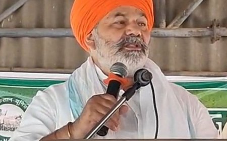 चुनाव आयोग कर रहा बेईमानी, चुन-चुनकर वोट काट रहे:महोबा में टिकैत बोले- बुंदेलखंड को ऑर्गेनिक स्टेट बनाओ, डेढ़ हजार से ज्यादा किसानों की महापंचायत