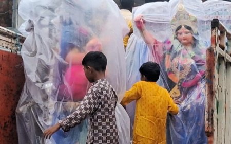 श्रावस्ती में बारिश के बीच गणपति प्रतिमाओं का विसर्जन:बारिश मे शोभायात्राएं निकलीं, अब तक 31 प्रतिमाओं का शांतिपूर्ण विसर्जन