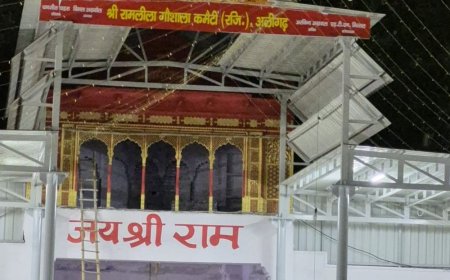 अलीगढ़ में रामलीला मंचन की तैयारियां शुरू, सजने लगे मंच-पंडाल:3 अक्टूबर से शुरू होगा मंचन, बरौला में स्थानीय कलाकार निभाएंगे पात्र, नगला तकोना-अचलताल में बाहर से आएगी मंडली