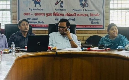 बिजनौर में विश्व रेबीज दिवस पर जागरूकता कार्यक्रम:CMO ने सभी स्वास्थ्य केंद्रों पर एंटी रेबीज वैक्सीन-सीरम की 100% उपलब्धता के दिए निर्देश